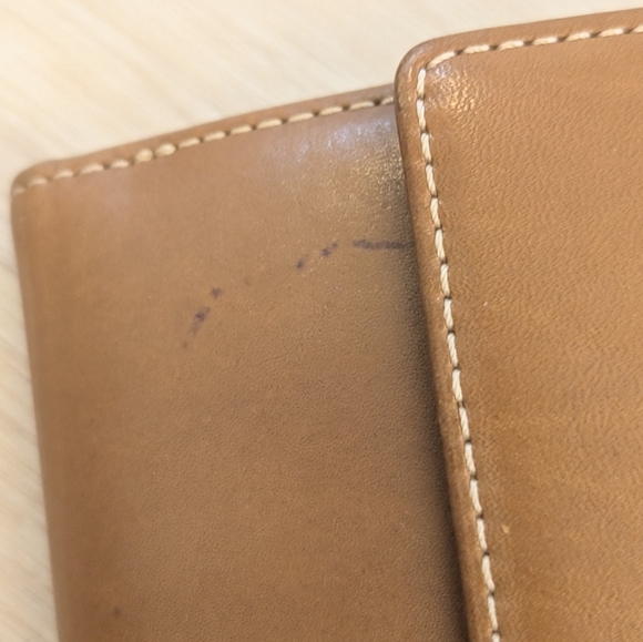 Coach Bi Fold Camel Wallet Leather Red Interior - Picture 6 of 7